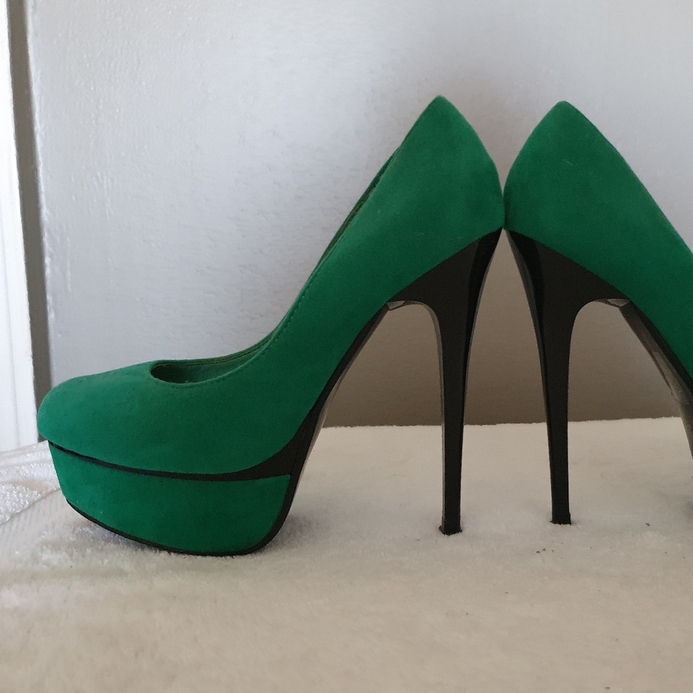 Shoe - Picture 2 of 2
